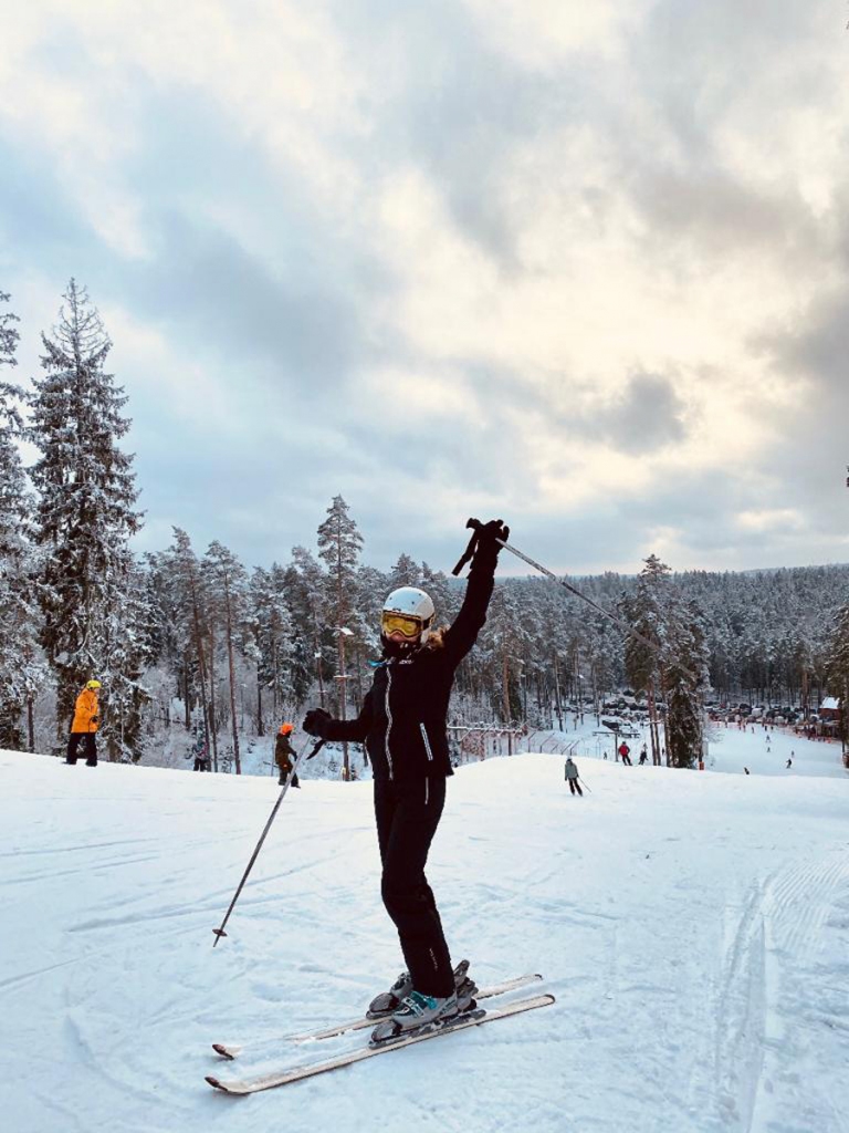 Elīna Elizabete Daugule slēpo Riekstukalnā Baldonē.
Autors: no personiskā arhīva.