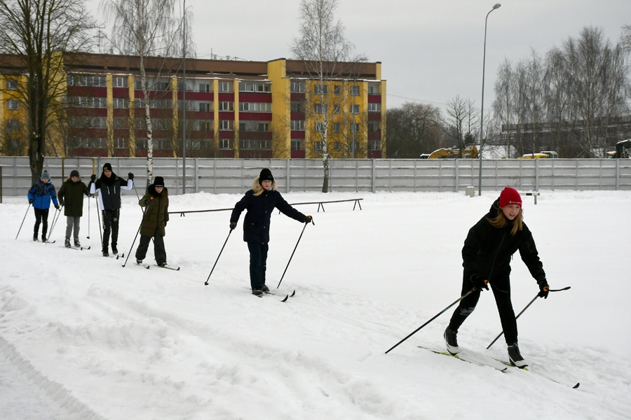 Slēpošana Bauskas stadionā. Sporta skolas turpina darbu arī «Covid-19» pandēmijas radīto ierobežojumu laikā.
Autors: Ivars Bogdanovs