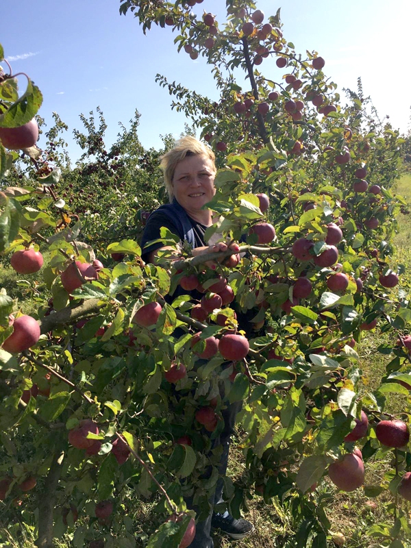 Agronome Inese Skrēbena «Pienjāņos» strādā kopš 2016. gada.
Autors: no «Pienjāņu» arhīva.