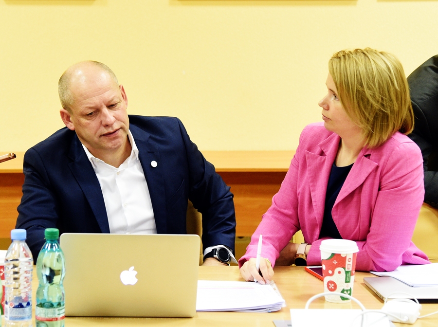 Neatkarīgo deputātu statusā Bauskas novada domē tagad ir arī Aivija Kursīte un Aleksandrs Novickis.
Autors: no «Bauskas Dzīves» arhīva.