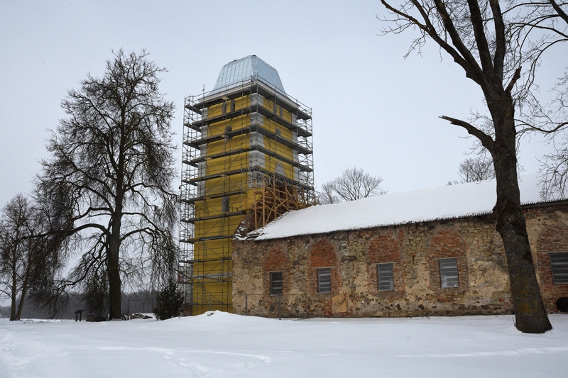 Lai Mežotnes baznīcas torņa atjaunošana būtu pabeigta, jāuzceļ vēl torņa smaile.
Autors: Ivars Bogdanovs