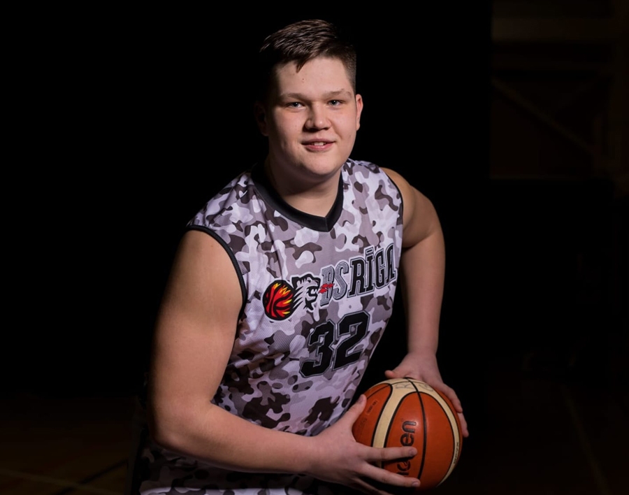 Rihards Rācenājs ir starp Latvijas U16 basketbola izlases kandidātiem.
Autors: no basket.lv.