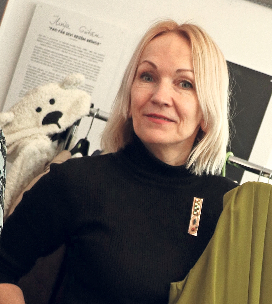 Antra Reismane, stiliste.