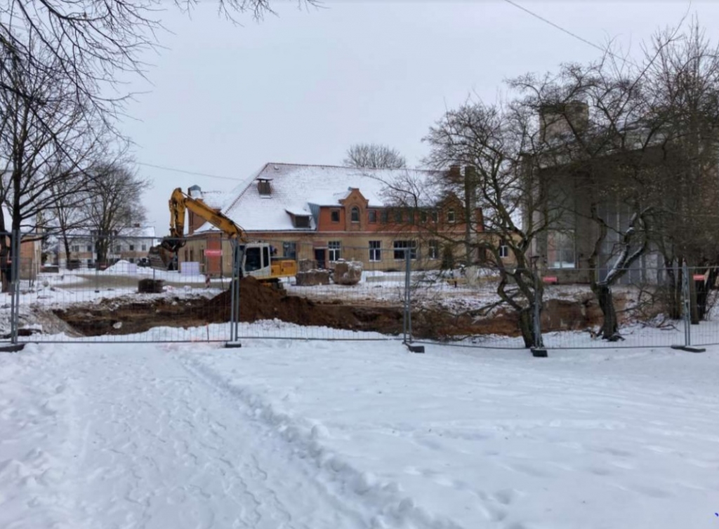 Pašreizējie būvdarbi skar gājēju celiņu.
Autors: No albuma.