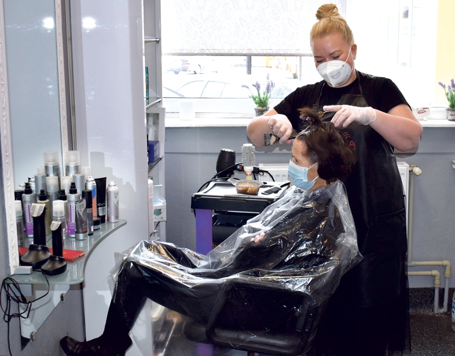 Žanna Zaiceva priecājas par atkalsatikšanos ar klientiem, jo dīkstāves laikā bijis grūti bez tik iemīļotā darba un enerģijas apmaiņas.
Autors: Žanna Zālīte