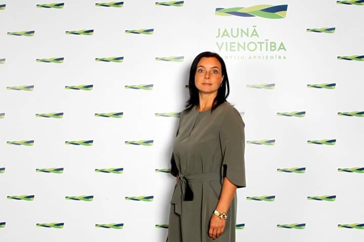 «Jaunās vienotība» saraksta līdere gaidāmajās pašvaldību vēlēšanās apvienojamā Bauskas novadā ir vietvaras sociālā dienesta vadītāja, politiskā spēka «Vienotība» Bauskas nodaļas vadītāja Dina Romanovska.
Autors: No albuma.