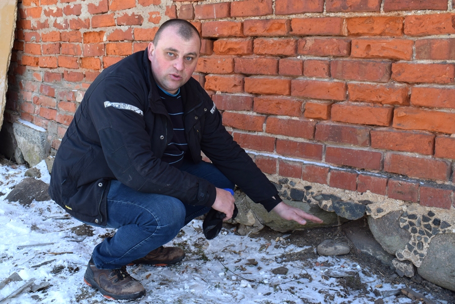 Ivars Rozentāls teic, ka pamati būtu jāstiprina līdz tādam augstumam, lai neļautu aiziet zudībā akmens konstrukcijas vēsturiskajam veidolam.
Autors: Žanna Zālīte