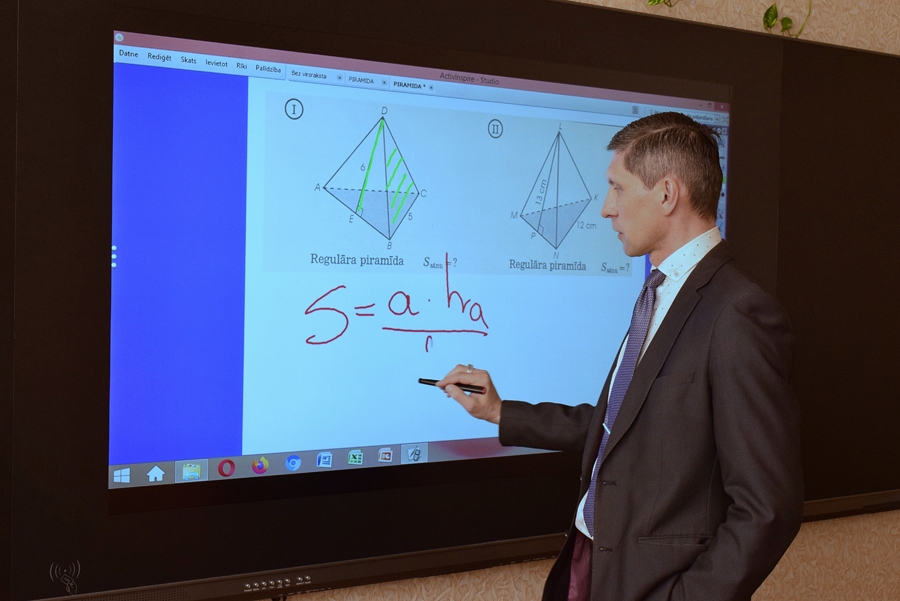 Kaspars Timulis māca matemātiku Skaistkalnes vidusskolas 6. klases, kā arī 10. – 12. klašu skolēniem.
Autors: Žanna Zālīte