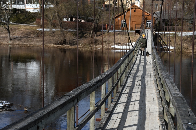 Mēmeles gājēju tiltiņa renovācijai Ir iespējams saņemt valsts budžeta aizdevumu ne vairāk kā 400 000 eiro apmērā.
Autors: Ivars Bogdanovs