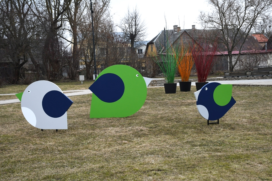 Bauskā sāk ienākt Lieldienu gaisotne, parādījušies svētku noformējuma elementi.
Autors: Ivars Bogdanovs