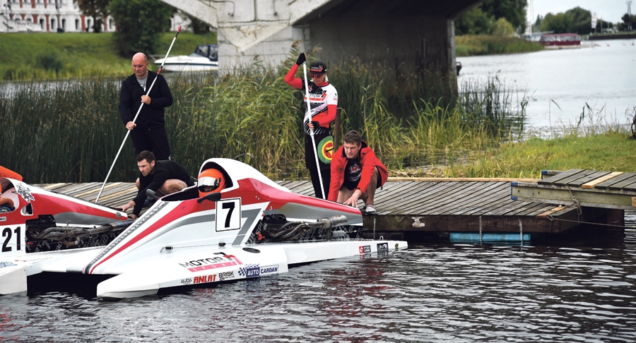 Interesentiem ir iespēja iegādāties Ievas Milleres ātrumlaivu.
Autors: no «Bauskas Dzīves» arhīva.