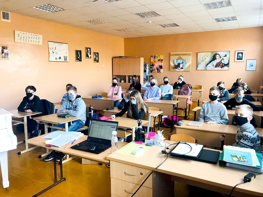 Pilsrundāles vidusskolas 6. klase.
Autors: no skolas albuma.