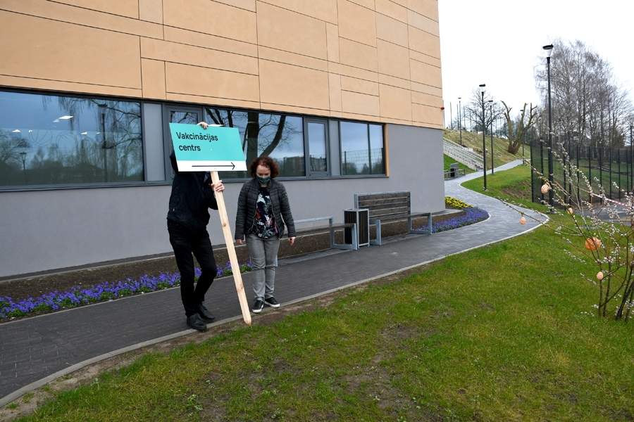 Bauskas sporta hallē iekārtotais vakcinēšanas centrs ir pilnībā gatavs darbam, tik nav vakcīnu.
Autors: Ivars Bogdanovs