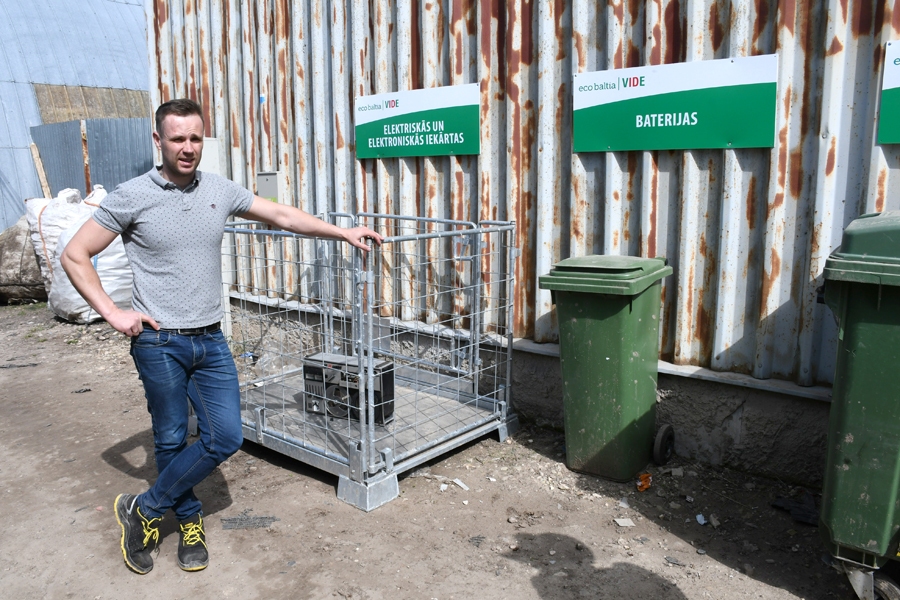 Nauris Bertmanis atzīst, ka iedzīvotājiem atkritumu nodošanas vieta Īslīces ielā vēl aizvien ir maz zināma.
Autors: Ivars Bogdanovs