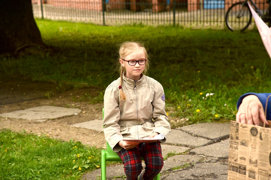 Alisei Mitusovai patika grāmata par meiteni, kas izglāba putniņam dzīvību.
Autors: Uldis Varnevičs