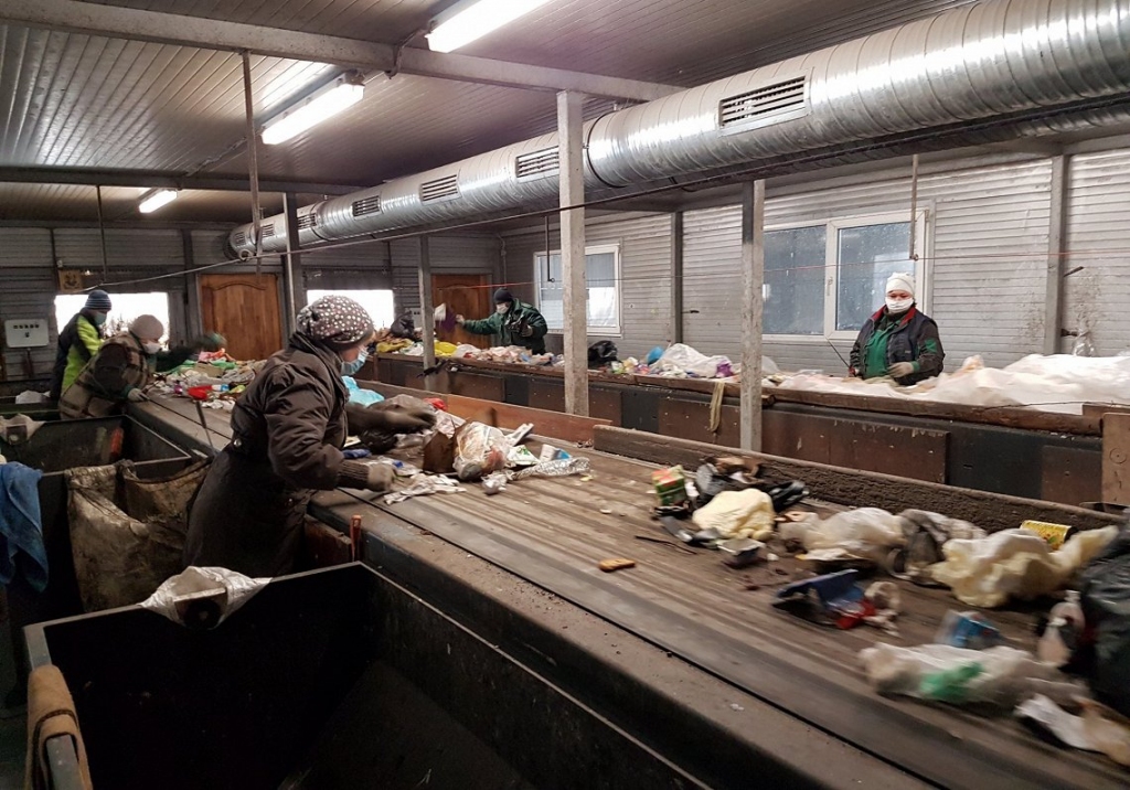 Atkritumu šķirošanas līnija atkritumu pārstrādes poligonā.
Autors: LETA, Ivars Soikāns, no lsm.lv