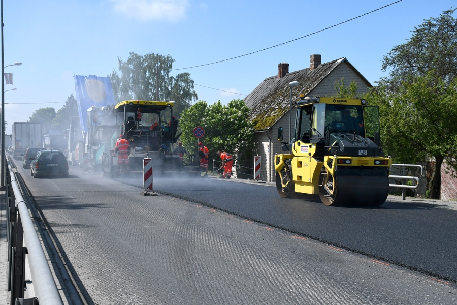 Iecavā A7 posma remontu veic SIA «Strabag».
Autors: Ivars Bogdanovs