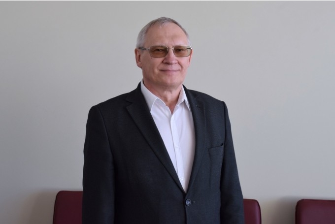 Līdzšinējā Rundāles novada domes priekšsēdētājs Aivars Okmanis (NA) ir gatavs apvienot visus jaunievēlētās Bauskas novada domes deputātus kopīgam darbam.
Autors: No arhīva.