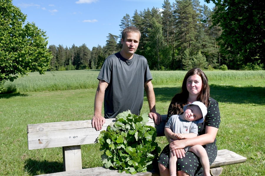 Ģimene saimnieko savā saimniecībā Iecavas novadā – Jānis, Ieva un Ivo Caunes.
Autors: Ivars Bogdanovs
