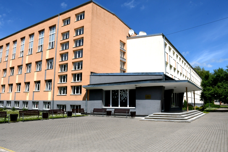 Saulaines teritoriālās struktūrvienības nākotne pagaidām neskaidra – Bauskas novada vadība pārmet Kandavas lauksaimniecības tehnikuma direktorei neieinteresētību izglītības iestādes attīstībā, tomēr nav arī līdz galam izpētīts, kā atgūt patstāvīgas izglītības iestādes statusu un darboties tālāk.
Autors: Ivars Bogdanovs