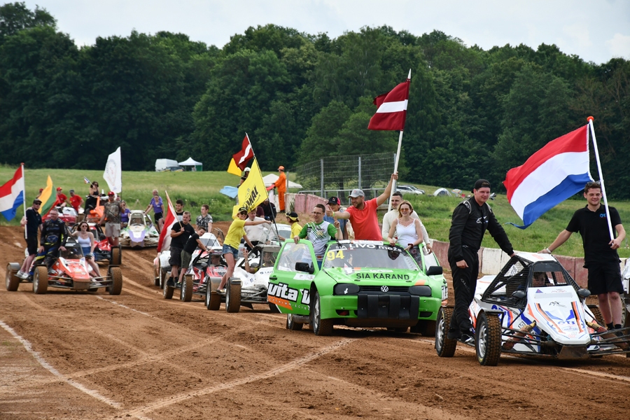 Kopumā Eiropas autokrosa čempionāta pirmajā posmā startēja 72 sportisti.
Autors: Ivars Bogdanovs