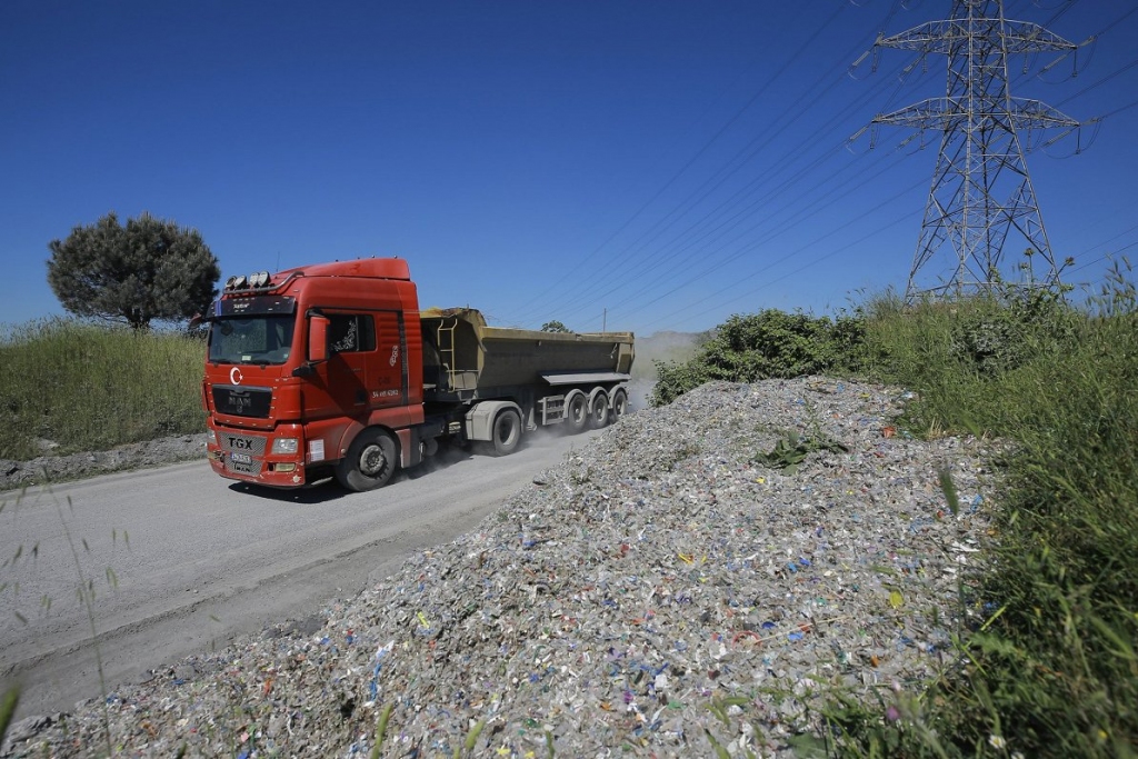 Plastmasas atkritumi Turcijā, 2021.gada maijs.
Autors: AP, Mucahit Yapici