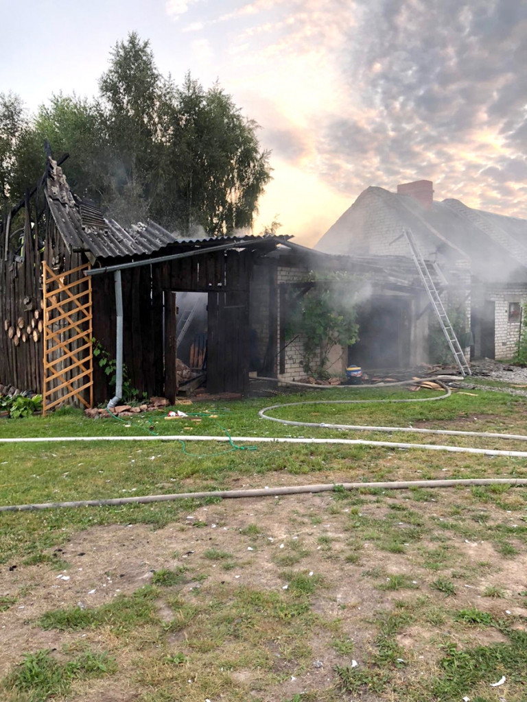 Degusī saimniecības ēka.
Autors: VUGD