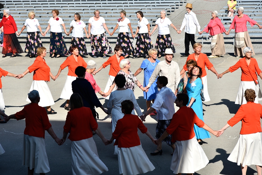 «Annas Danči» notika Bauskas pilskalna estrādē.
Autors: Uldis Varnevičs