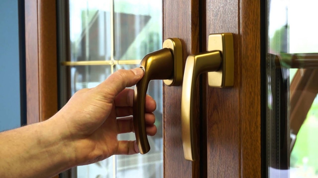 Lai zagļi nevarētu iekļūt mājā, svarīga ir arī logu drošība. 
Attēlam ilustratīva nozīme.
Autors: no labologuagentura.lv