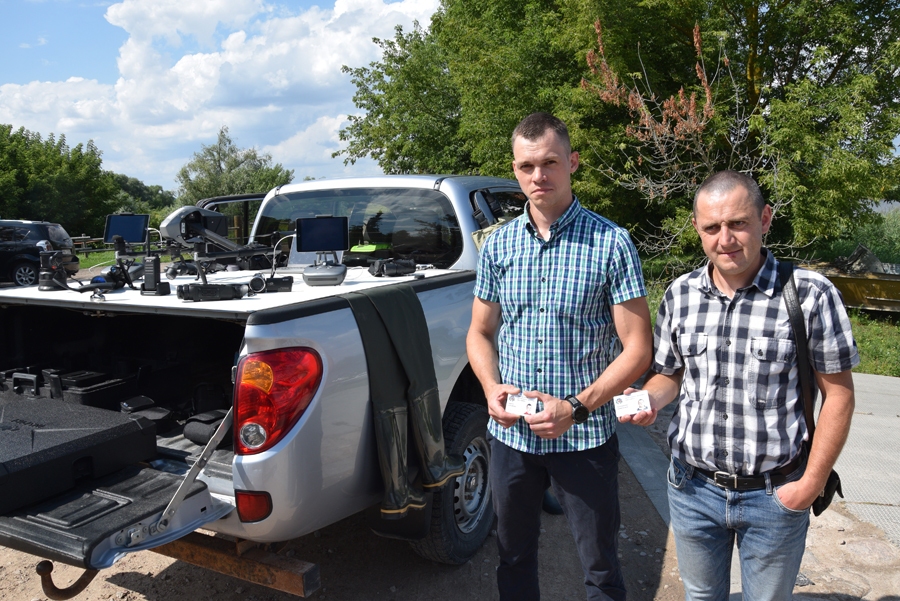 Sabiedriskie vides inspektori - baušķenieki Raitis Ločmelis (no kreisās) un Aleksandrs Gurkovskis.
Autors: Māris Krūmiņš