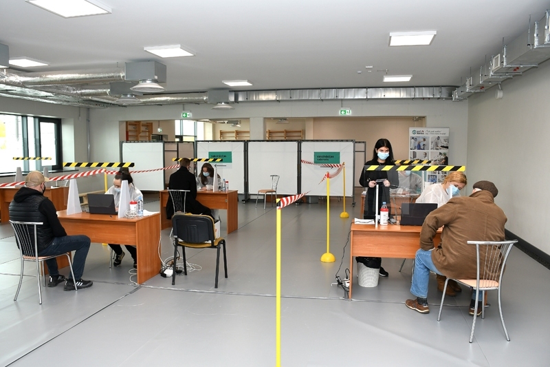 Bauskas sporta hallē, Pilskalna ielā 26, iekārtotais vakcinācijas centrs strādās sestdien, 31. jūlijā.
Autors: Ivars Bogdanovs, 