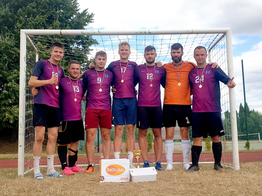 Komanda «Ceraukste» uzvarēja Codes pagasta kausa izcīņā futbolā.
Autors: no albuma.