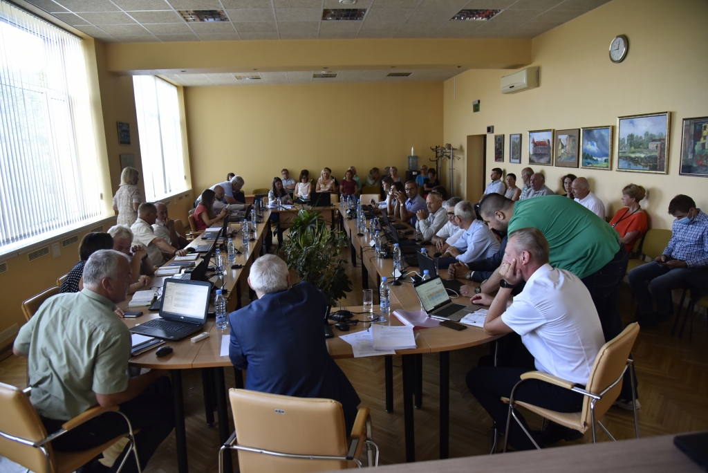 Bauskas novada domes sēžu telpas izkārtojumā notikušas nelielas pārmaiņas.
Autors: Uldis Varnevičs