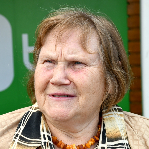 Janīna Albrante.