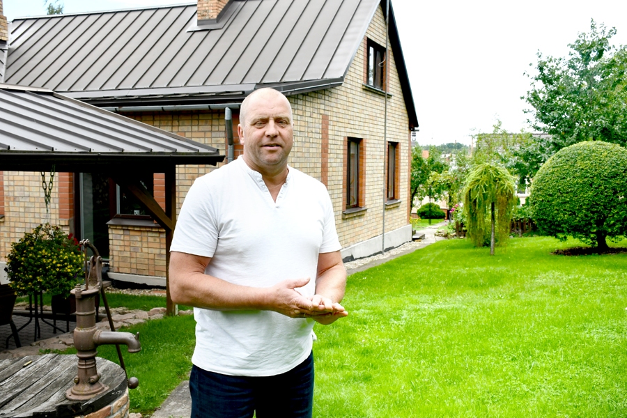 Jubilārs Guntis Macpans: «Uz visu, kas notiek, raugos diezgan optimistiski – viss būs kārtībā. Dievs zina, kas mums vajadzīgs, ir, uz ko paļauties.»
Autors: Ivars Bogdanovs