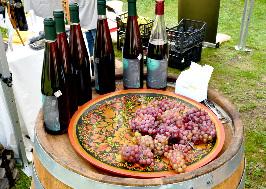 Eksponētas tika vairāk nekā 150 šķirņu vīnogas, arī dažādi vīni.
Autors: Ivars Bogdanovs