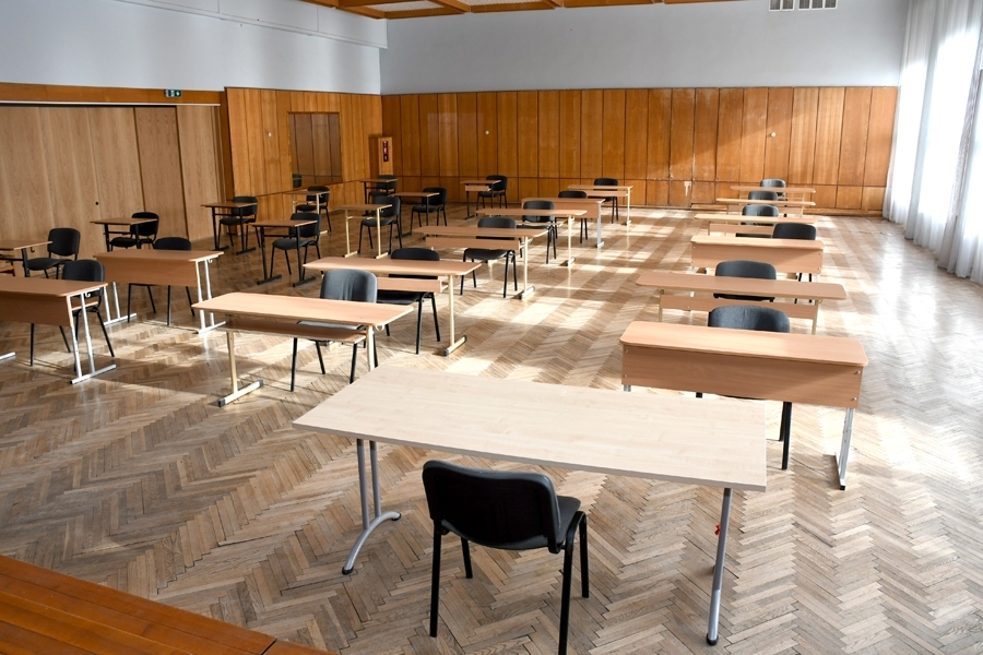 Latvijā jau 118 izglītības iestādēs daudzas klases pārgājušas uz attālinātajām mācībām.
Autors: no 