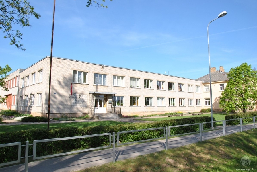 Vecumnieku vidusskolas pamatskolas posmā viena klase līdz 16.septembrim mācās attālināti.
Autors: no 