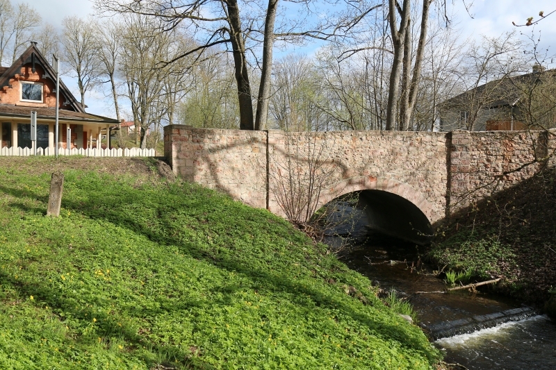 Rekonstruētais tiltiņš pār Ģeduli Iecavā.
Autors: A. Kļaveniece, no nkmp.lv