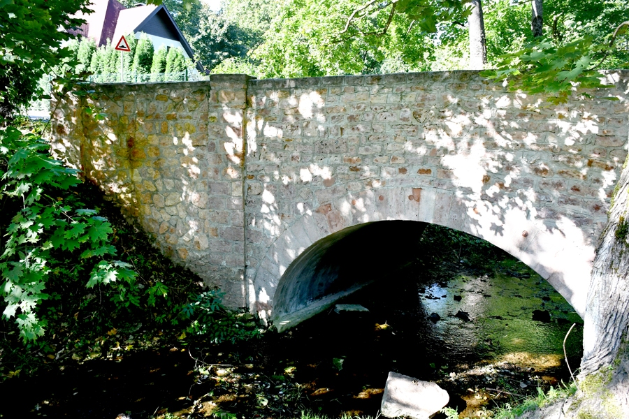 Ģedules akmens velves tilts kalpo jau otro simtgadi.
Autors: Ivars Bogdanovs