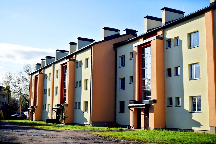 Energoefektivitātes projektus ir īstenojušas četras daudzdzīvokļu mājas Vecumniekos.
Autors: no «Bauskas Dzīves» arhīva.