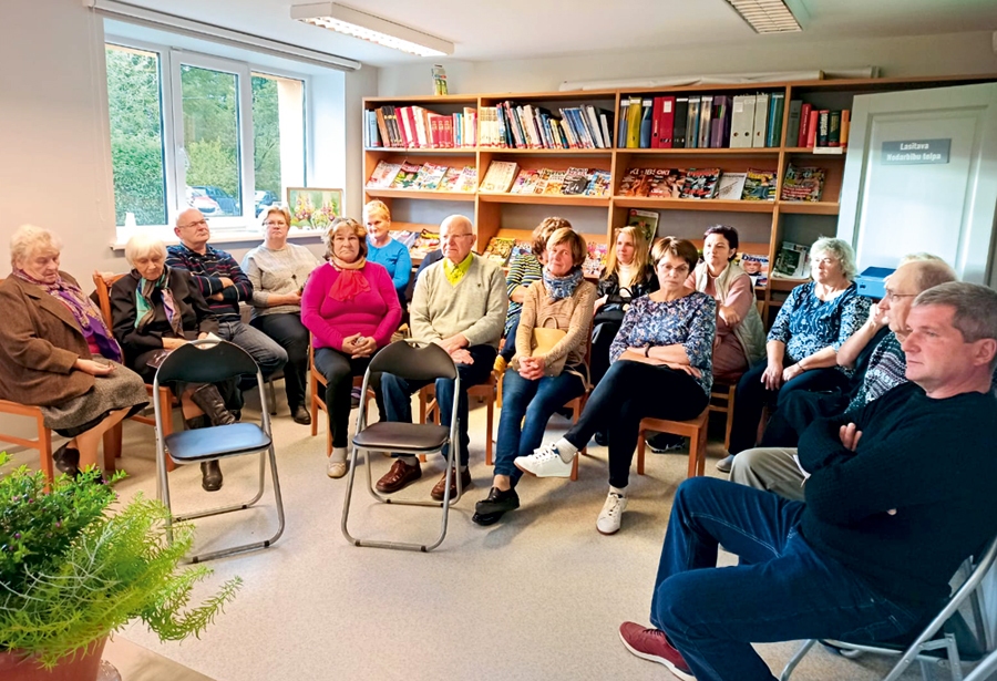 Zorģu ciema iedzīvotāji ļoti aktīvi iesaistās dažādos notikumos, par to liecināja arī kuplais apmeklētāju skaits sanāksmē, – ap 20 interesentu.
Autors: Indra Vētra