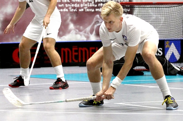 Artūrs Dulbe pēc sadursmes spēlē ar FBK «Valmiera» uz ilgāku laiku, visdrīzāk, nevarēs palīdzēt komandai.
Autors: Elīna Gruncka- Dulbe, sportsbauska.lv.