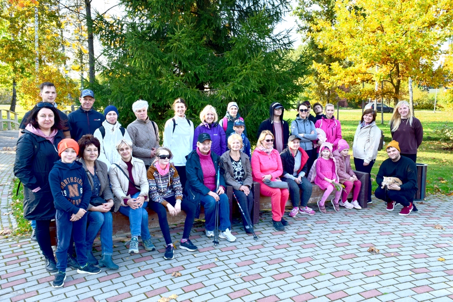 Pārgājiena finišs Aizupes parkā. Te dalībnieki atpūtās un izmēģināja disku golfu Dāvja Rocēna ierīkotajā trasē.
Autors: no Vecumnieku tūrisma informācijas punkta arhīva.
