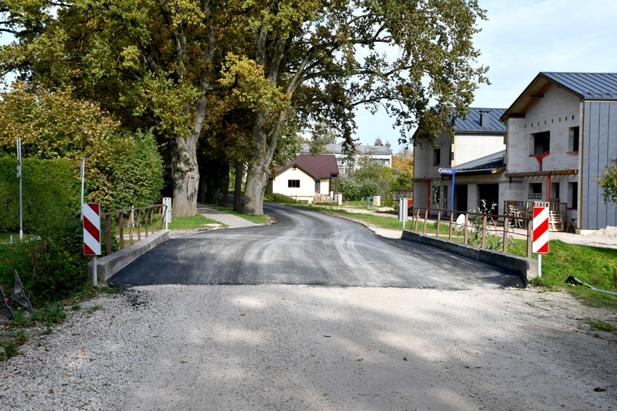 Ozolu ielu klāj asfalts.
Autors: IVARS BOGDANOVS