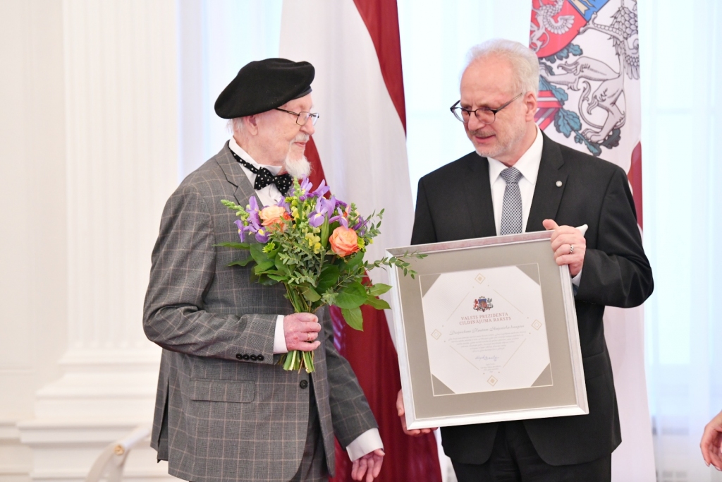 Knuts Skujenieks kopā ar Valsts prezidentu Egilu Levitu.
Autors: Ilmārs Znotiņš, Valsts prezidenta kanceleja.