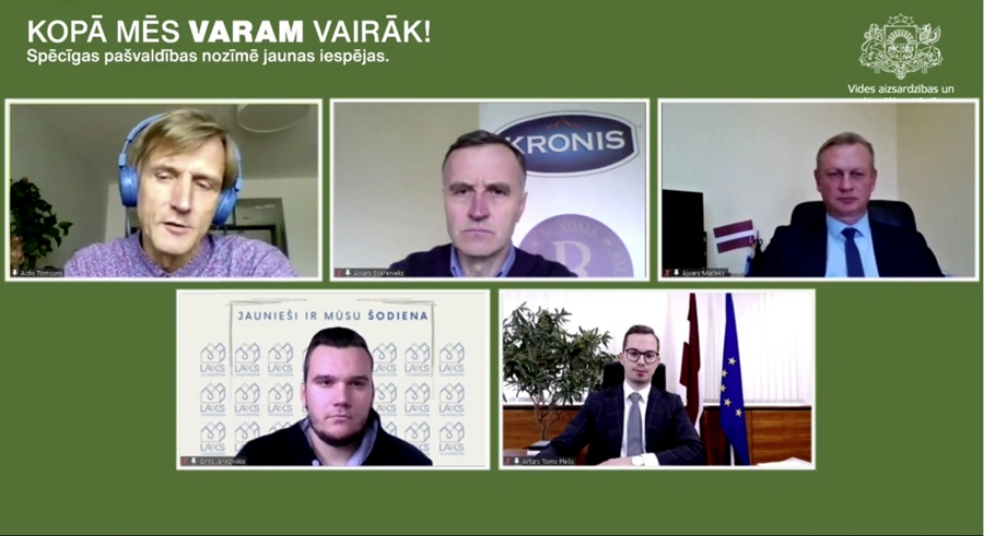 Tiešsaistes diskusijā par administratīvi teritoriālās reformas gaitā paveikto piedalījās Aidis Tomsons, Aivars Svarenieks, Aivars Mačeks, Gints Jankovskis un Artūrs Toms Plešs.
Autors: Ekrānšāviņš.