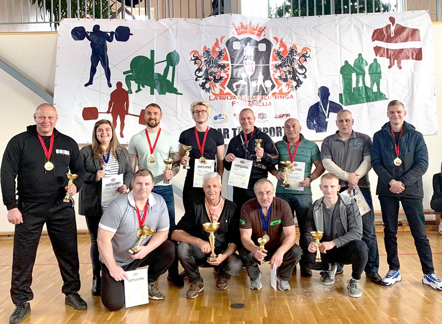 Bauskas svaru stieņa spiedēju komanda uzvarēja sacensībās savās mājās.
Autors: no F. Žieda albuma.