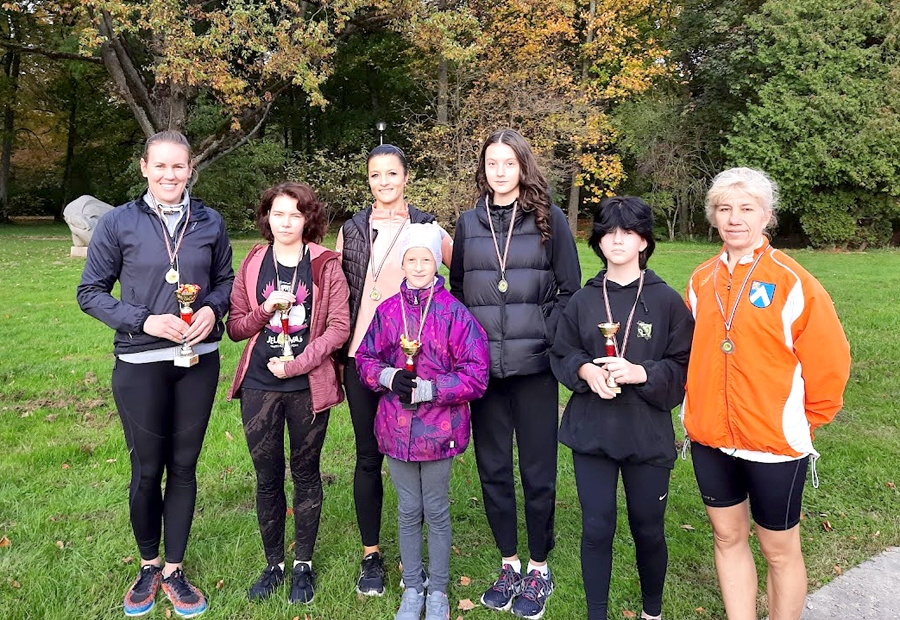 Skrējiena «Iecavas rudens» godalgoto vietu ieguvēji sieviešu konkurencē.
Autors: no iecava.lv.