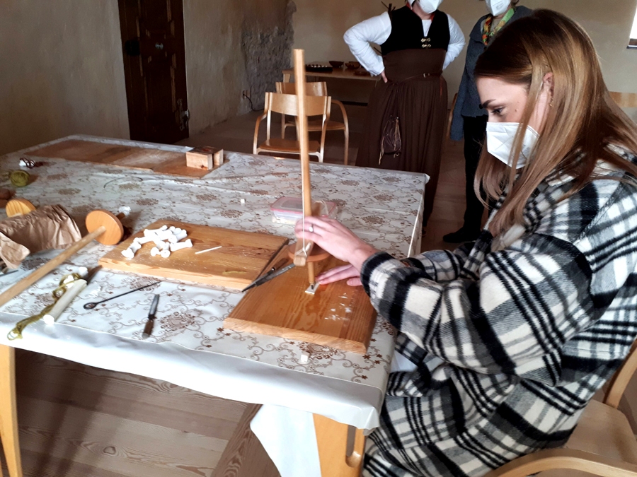 Linda Kupča bija pārsteigta, cik daudz laika senatnē aizņēma dažādu priekšmetu radīšana.
Autors: Ligita Asare